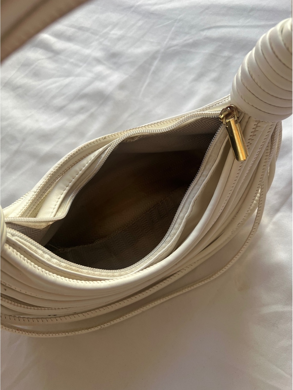 White Ruched Shoulder Bag - Picture 5 of 5